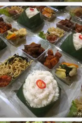 Nasi kotak , tumpeng mini