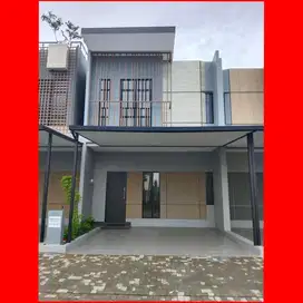 RUMAH SAMPING SWALAYAN SATU SAMA HERTASNING LANTAI DUA