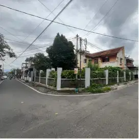 Rumah Hitung tanah Hooq Bunga Flamboyan Suhat malang