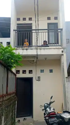 Dikontrakkan 1 rumah tingkat minimalis