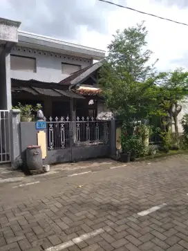 DIJUAL RUMAH JALAN LEBAR DI PEDURUNGAN KIDUL SEMARANG