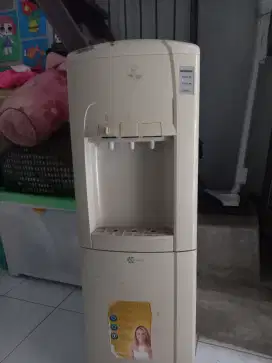 Dispenser modena panas dingin mini kulkas bawah