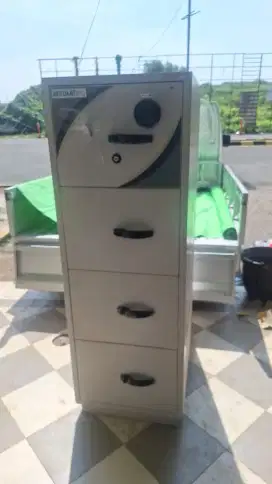 Brankas Brilliant tahan api FireProof 7jam Model Filling Cabinet