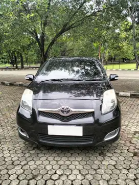 FS : Toyota Yaris 1.5 E A/T 2010 Hitam