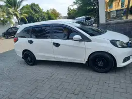 Mobilio Matic DD4 1,5 EM CVT CKD 2014