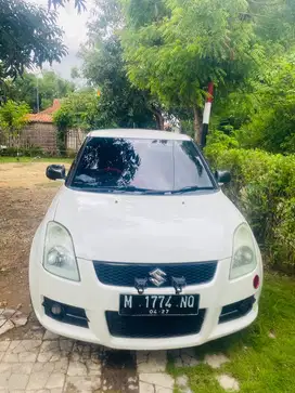 Suzuki Swift 2010 Bensin