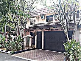 Rumah Hook Lokasi Sangat Strategis Dijual Di Pondok Indah