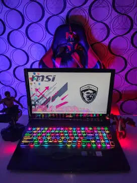 [MYSTIC LIGHT] Limited Edition Laptop MSI RAIDER RAM 16GB/SSD 512GB !