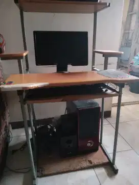 Dijual Lengkap 1 Set Komputer, Monitor & Meja