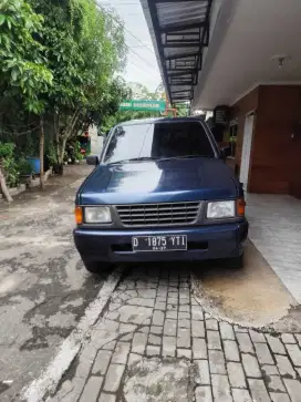 Dijual Isuzu Panther ROYALE 1997 Istimewa