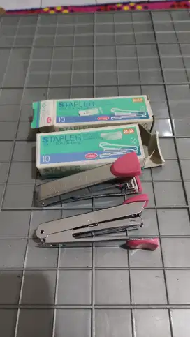 Stapler/Hekter dijual