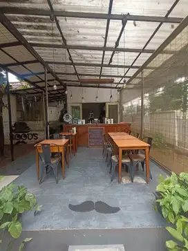 Di sewakan lahan eks Kafe di Kemang Jakarta Selatan