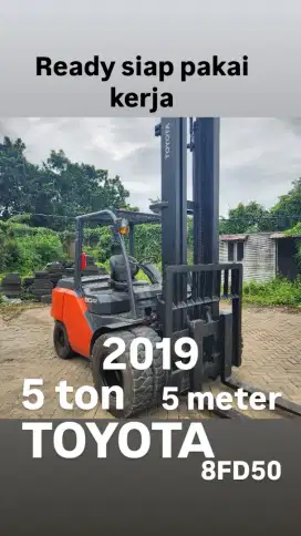 Di jual TOYOTA 5 ton 5 meter 2019 siap.kerja