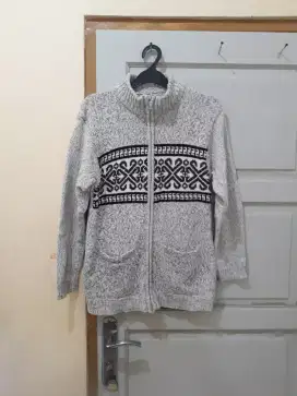 Sweater rajut tebal hangat