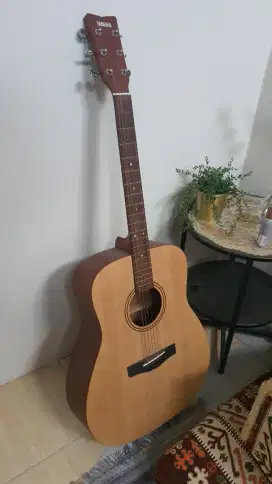 GITAR YAMAHA F400