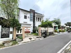 Rumah Luas Bagus 2 lt di Sumber dekat Jalan Raya Manahan Solo Kota