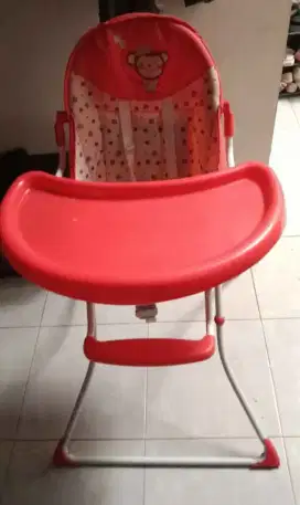 Tempat duduk dan makan anak/balita