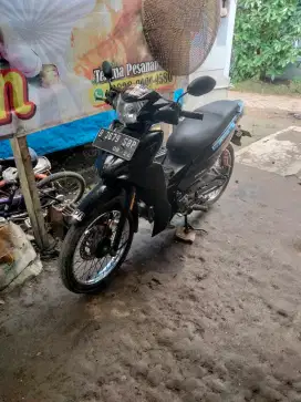 Dijual cepat motor revo