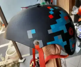 Helm sepeda polygon