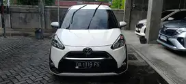 SIENTA V 2017 MT PUTIH