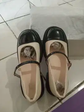 Sepatu cewek kekinian