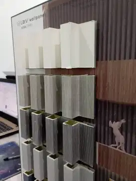 menyediakan kebutuhan wallpanel dinding interior rumah motif kayu