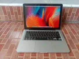 Macbook pro i7 10gb/750gb 2011 lcd 13 inch