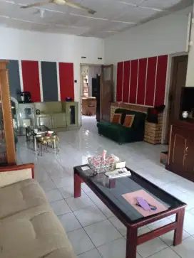 Rumah depan Taman di Turangga Buah batu strategis tengah kota SHM