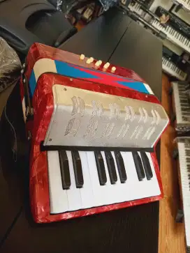 ALAT MUSIK ACCORDION