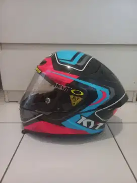 Wts helm kyt black fuxia