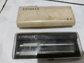 Pulpen Pena Parker