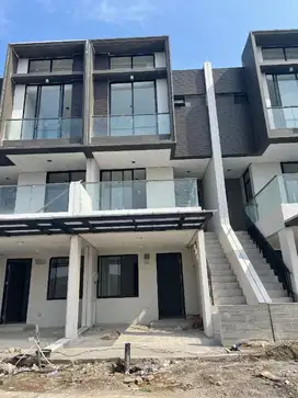 Sewa Cepat Rumah 3 Lantai Murah Golf Island PIK