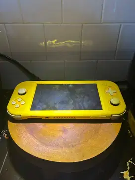 Nintendo switch lite yellow