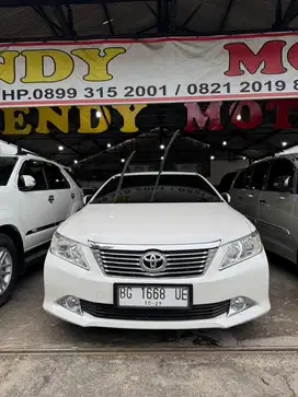 Toyota Camry 2.5 V A/T 2013