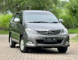 DP 3 jt! Toyota Kijang Innova V Bensin Matic 2010 Antik Spt Baru!!