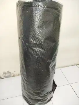 Bubble wrap hitam 125cm x 45m