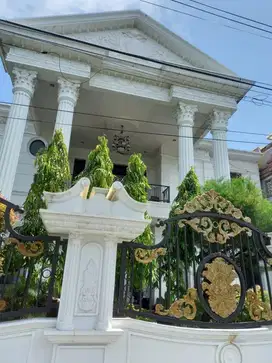 rumah mewah istimewa