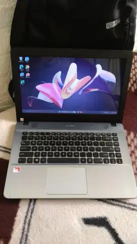 Laptop Asus X441B, RAM 4gb, HDD 1tb + SSD 128gb