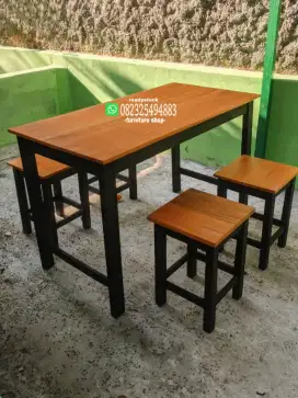 Meja makan cafe