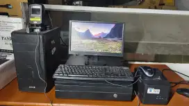Satu set komputer kasir