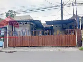 Rumah Jual Tepi Jalan Besar Dekat Pasar Gadang Cocok untuk Kontrakan