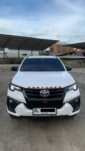 Dijual fortuner trd 2018 matic solar