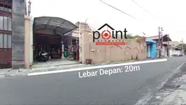 rumah luas 638m² hitung tanah  dekat pasar kembang  Solo