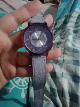 Jam tangan ungu