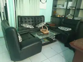 Di jual 1 Set sofa 2 1 1 plus meja kaca