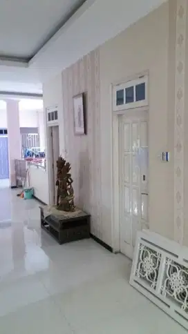 DIJUAL RUMAH & TEMPAT USAHA 
LOKASI PINGGIR JALAN RAYA DEKAT BLONDO