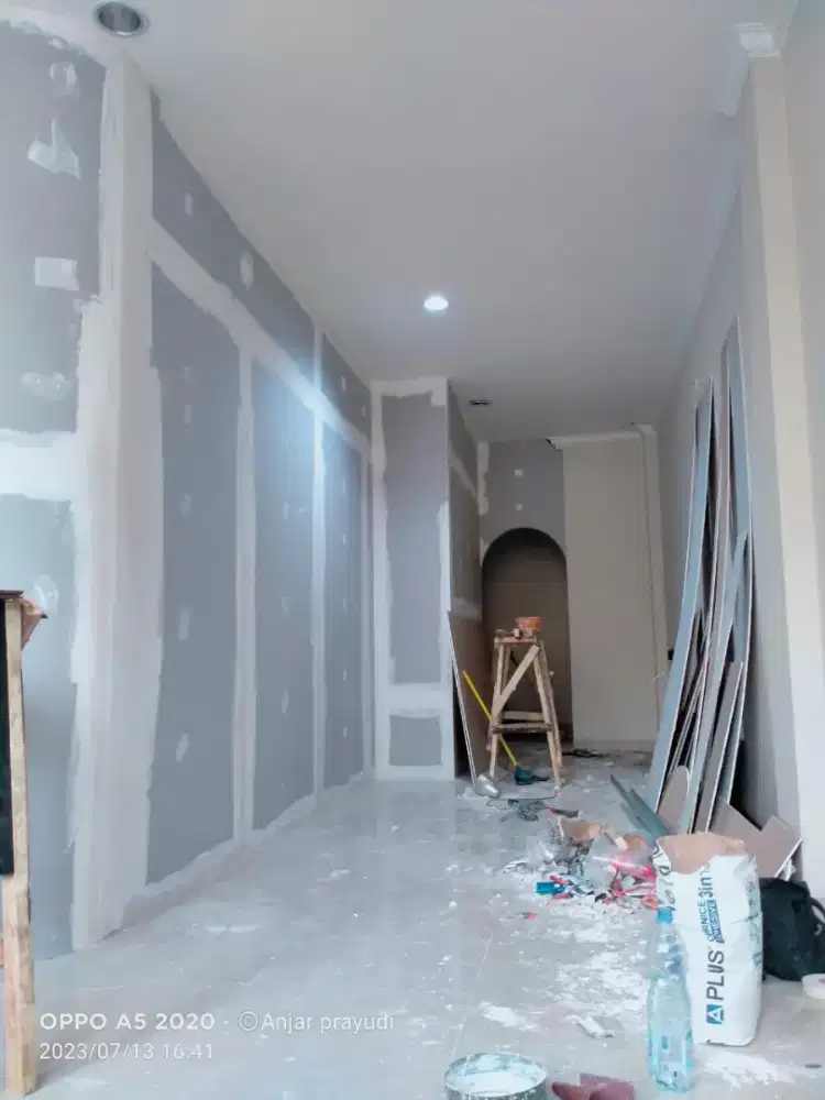 Tukang partisi gypsum dan kaca