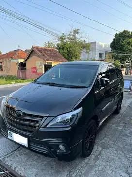 Innova E MT 2014