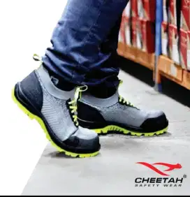 Sepatu safety cheetah reflex