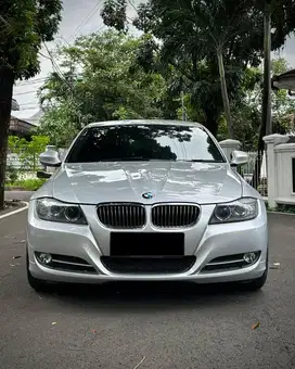 BMW 320i e90 LCi 2011